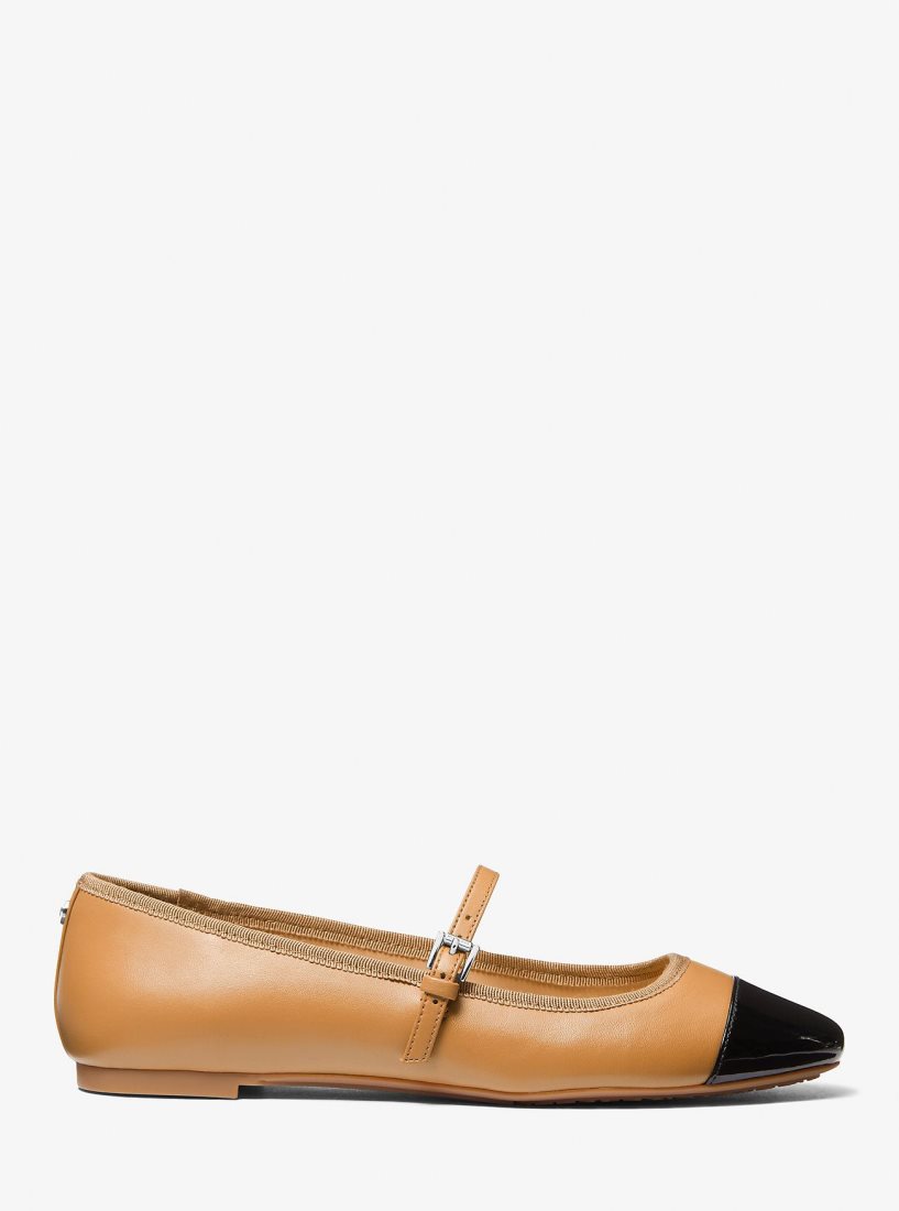 Chaussure Plate Michael Kors Mae Leather Ballet Flat Femme Pale Peanut | 5381BNATC