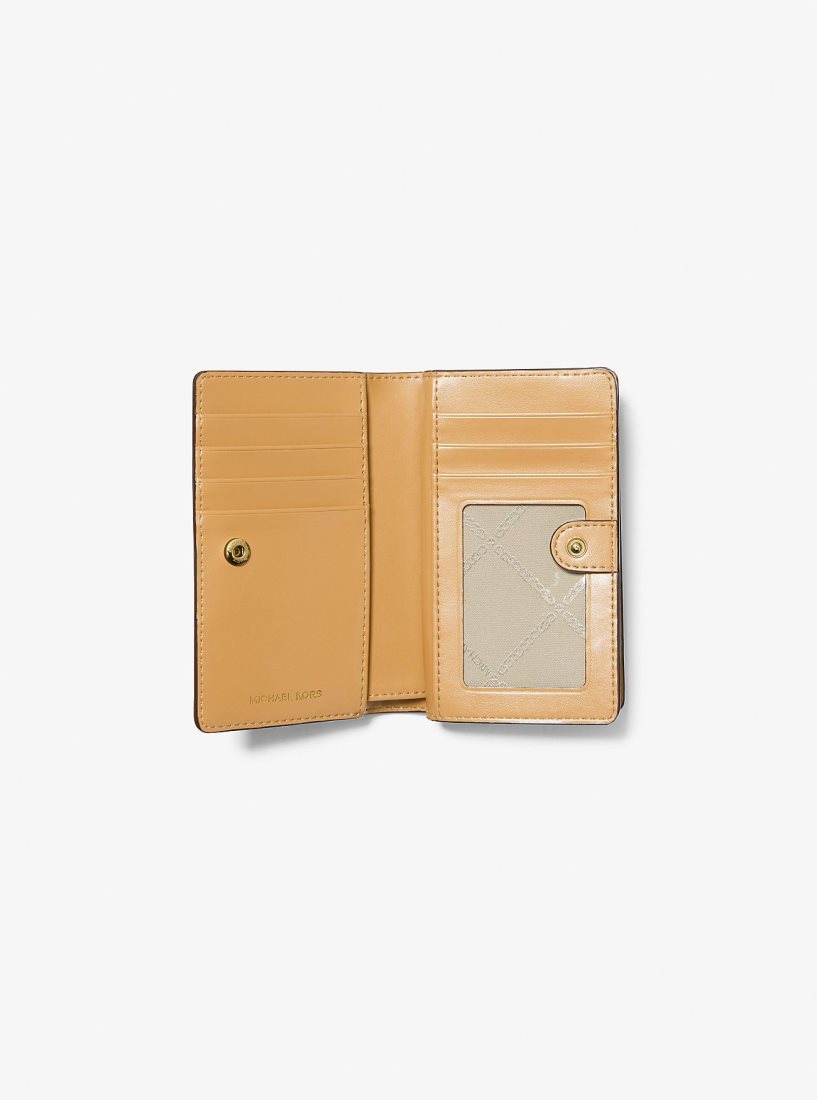Portefeuilles Michael Kors Empire Medium Crocodile Embossed Patent Leather Wallet Femme Pale Peanut | 5289QFMHB