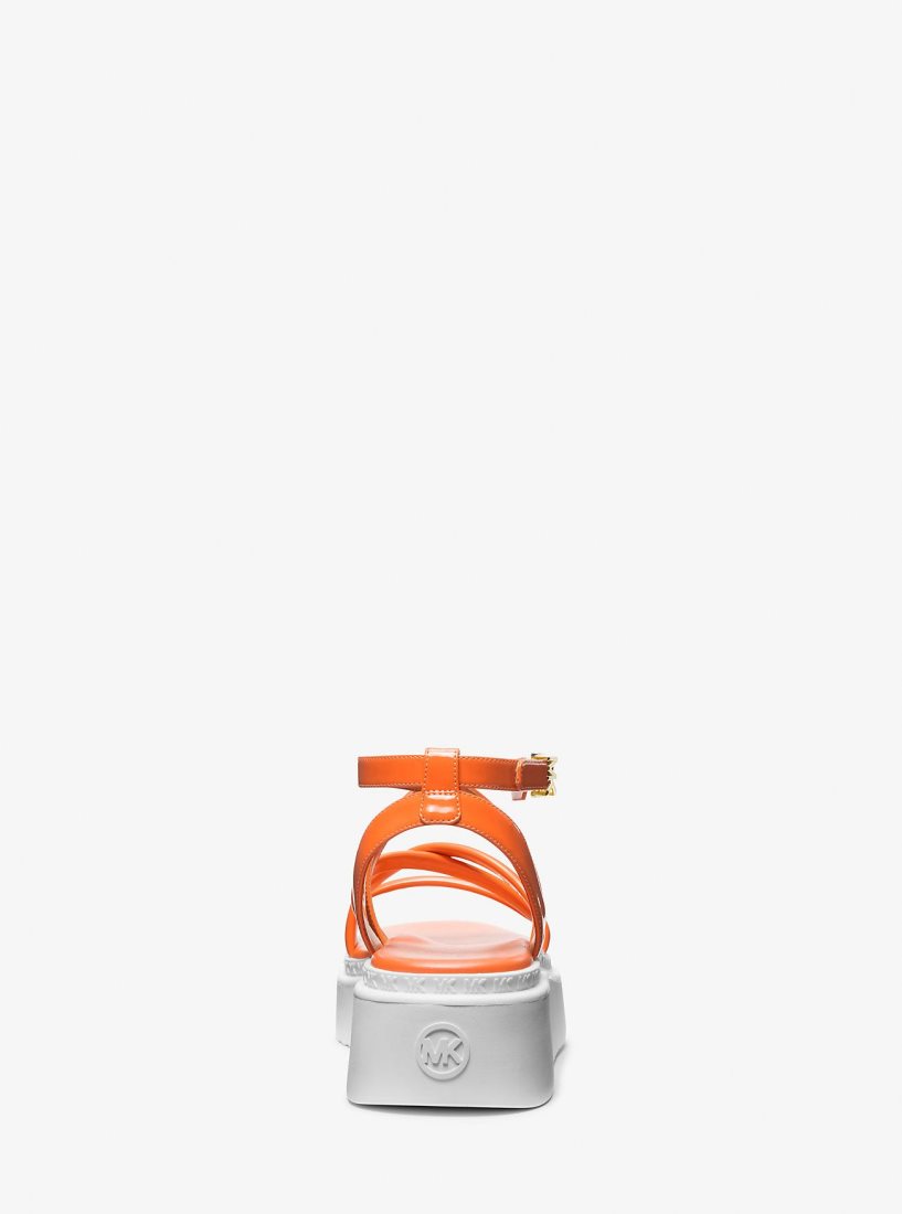 Sandale Michael Kors Issa Faux Patent Leather Flatform Sandal Femme Abricot | 7304DXWAP